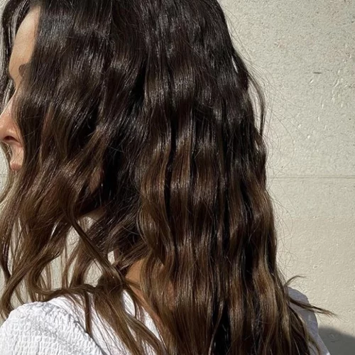 Τα μαλλιά που θα θες να έχεις όλο το καλοκαίρι και που "παίζουν" παντού στο TikTok