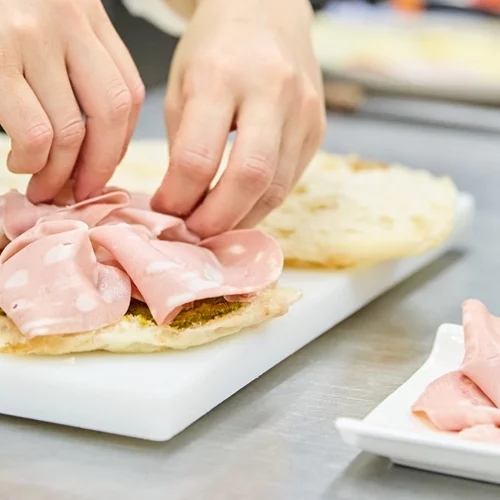 Τα αλλαντικά αυξάνουν τον κίνδυνο καρκίνου του παχέος εντέρου - Αλλά ποια ποσότητα;