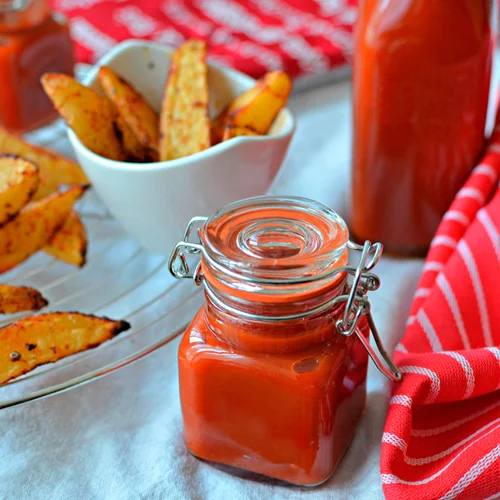 Εύκολη σπιτική κέτσαπ: Φτιάξε μόνη σου sauce ντομάτας χωρίς συντηρητικά