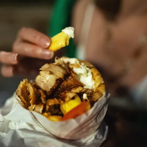 "Έσπασα" τη δίαιτα με σουβλάκια – Τι να κάνεις αμέσως μετά από ένα "βαρύ" γεύμα;