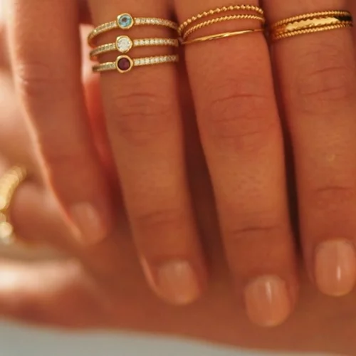 5 μύθοι και 5 αλήθειες για το ημιμόνιμο μανικιούρ