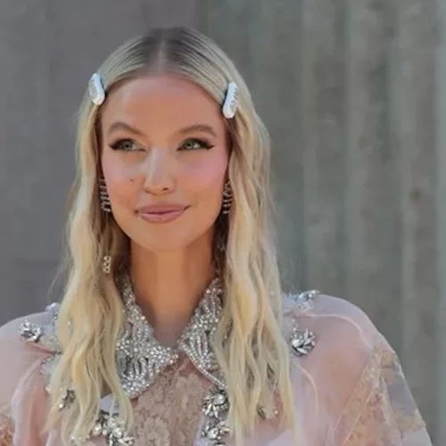 Τα χρώματα σκιών και κραγιόν που κολακεύουν όσο τίποτα άλλο τις ξανθιές γυναίκες