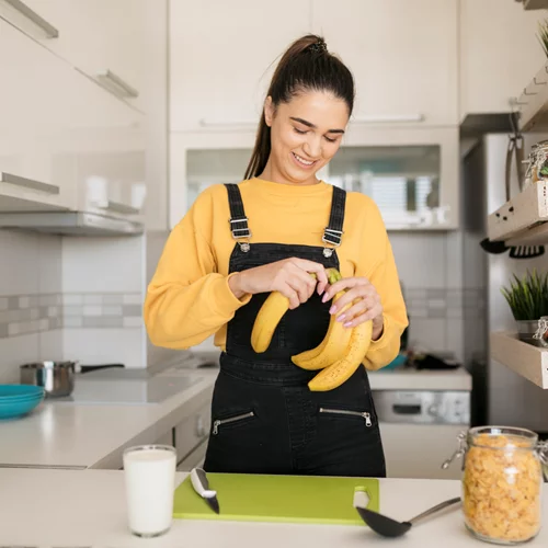 Πόσο καλό κάνει η φλούδα μπανάνας και πώς να τη φας;
