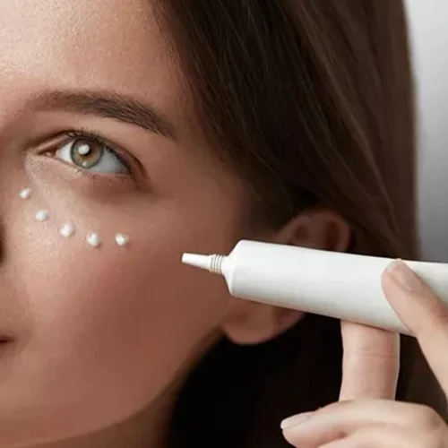 Υπάρχουν στ' αλήθεια διαφορές ανάμεσα σε μια πανάκριβη και μια low-budget ενυδατική κρέμα;