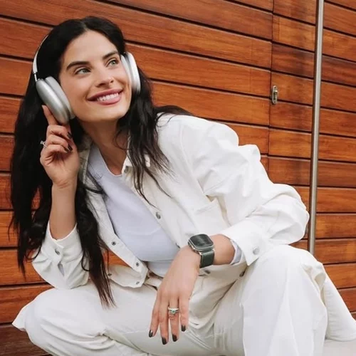 Η Χριστίνα Μπόμπα δείχνει τις ιδανικές ασκήσεις για να γυμνάσεις τους γλουτούς