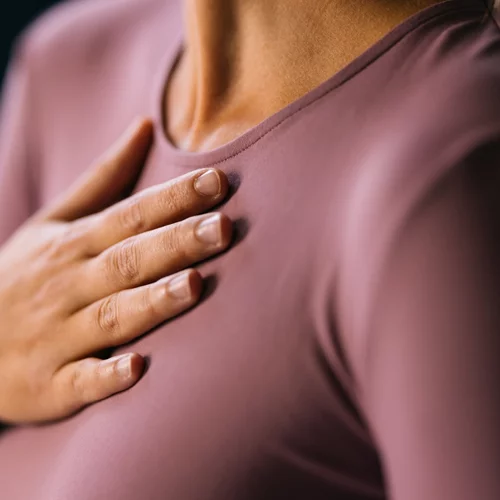 Χρόνια φλεγμονή: Πώς επηρεάζει την καρδιά και πώς να τη μειώσεις φυσικά;