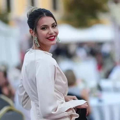 Καλεσμένη σε γάμο μετά τα 50: Τα makeup looks που θα κολακεύσουν τα πιο όμορφα χαρακτηριστικά σου