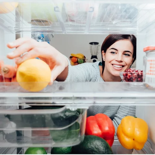 Αβγά και άλλες τροφές στο ψυγείο: Να πού θα βάλεις τι και τι να ξέρεις για τη διατήρηση των τροφίμων