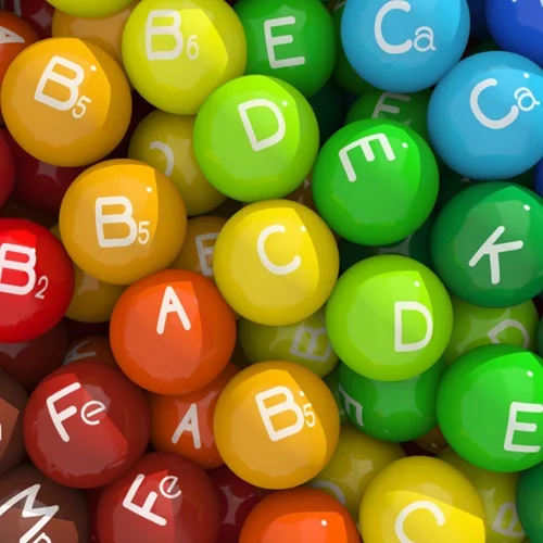 Μάθε σε 3’ ποιες είναι οι απαραίτητες βιταμίνες - που πιθανώς σου λείπουν σύμφωνα με την παθολόγο