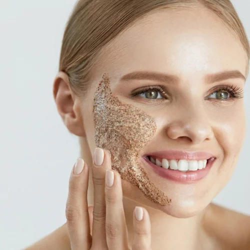 Βαθιά απολέπιση προσώπου στο σπίτι (οι κανόνες, τα προϊόντα, η εφαρμογή)