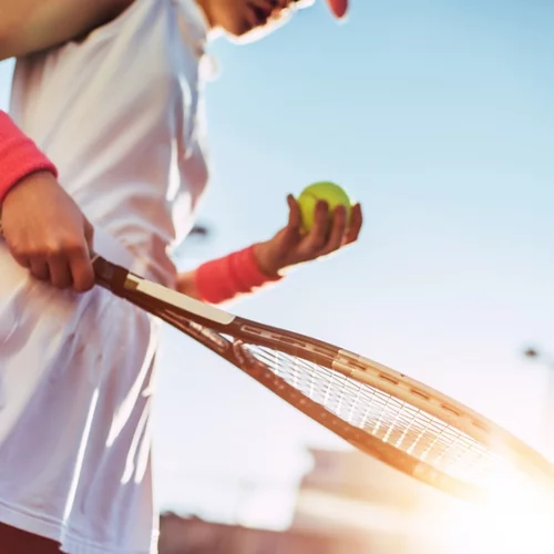 Τα οφέλη του τένις στο σώμα σου και τι χρειάζεσαι πριν ξεκινήσεις
