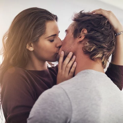 Πώς θα ξέρεις αν βρήκες το άλλο σου μισό; Αυτά είναι τα σημάδια σύμφωνα με τους ειδικούς των σχέσεων