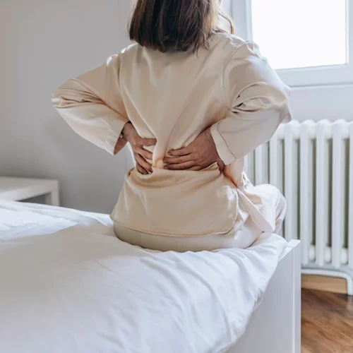 Q+A Οσφυαλγία: Ο πόνος στη μέση προτιμά τις γυναίκες