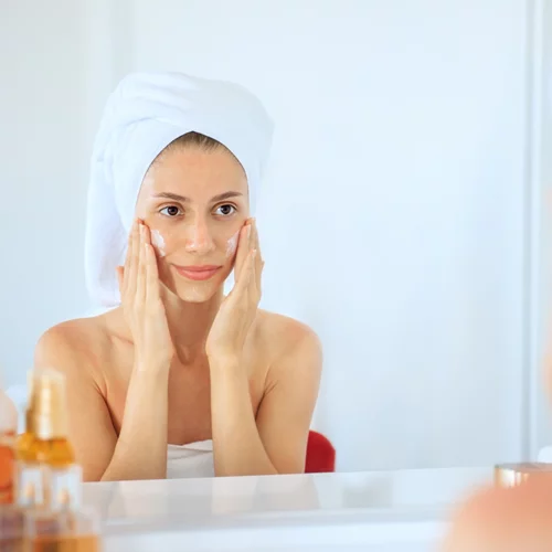 Οι μάσκες προσώπου που χρησιμοποιούν αυτήν την στιγμή όλοι οι A-listers