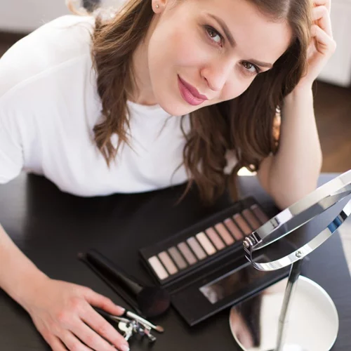 Τι χρώμα σκιάς μού ταιριάζει; Επιλέγουμε σύμφωνα με το χρώμα των ματιών μας