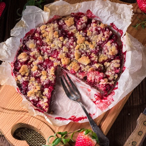 Κραμπλ με ροδάκινα και φράουλες: Πώς θα φτιάξεις τη γιορτινή συνταγή