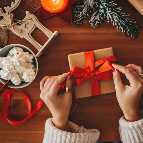 Τι λένε για εσένα τα δώρα που επιλέγεις να κάνεις; Ο ψυχολόγος εξηγεί