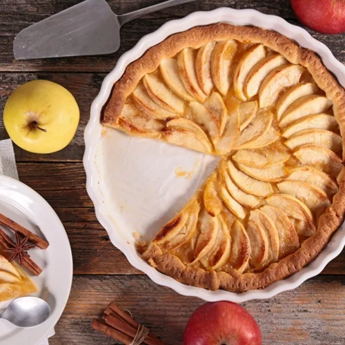 Συνταγή για νηστίσιμη μηλόπιτα με χαλβά