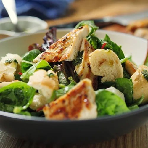 Γαλλική σαλάτα με κοτόπουλο και τέλειο ντρέσινγκ