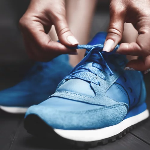 Σε χτύπησαν τα αθλητικά παπούτσια; Συμβουλές για να ανακουφιστείς