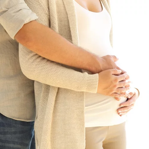 4 λόγοι να συνεχίσετε να απολαμβάνετε το σεξ στην εγκυμοσύνη