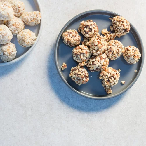 Θρεπτικές μπάλες ενέργειας με σοκολάτα ή αμύγδαλο