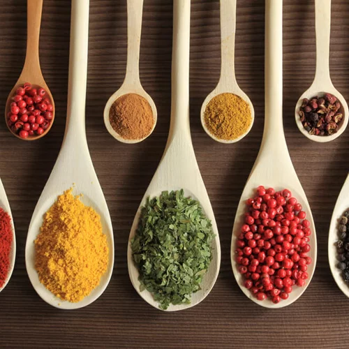 6 μπαχαρικά που αδυνατίζουν και χαρίζουν υγεία