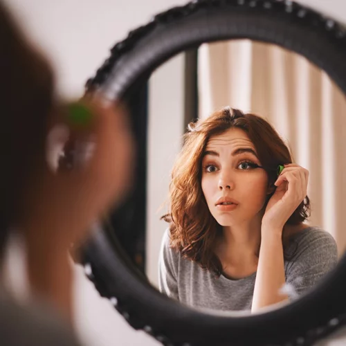 Mask-proof makeup | Το καλύτερο μακιγιάζ όταν φοράς μάσκα [βίντεο]