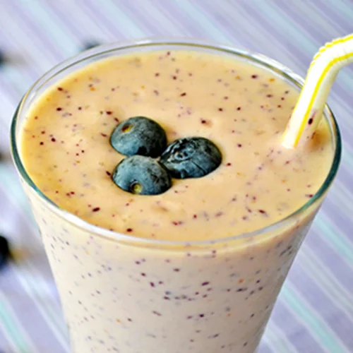 To smoothie της ημέρας: Φυστικοβούτυρο και μούρα