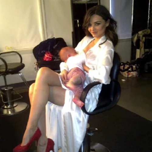 Νέο beauty trend; Το μητρικό γάλα σαν μάσκα προσώπου (!)