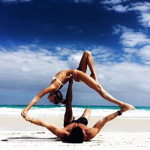 Acro yoga: Η καλύτερη γυμναστική για να κάνετε μαζί με το σύντροφό σου