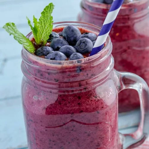 Πιες το super smoothie για επίπεδη κοιλιά (μαζί με το σετ κοιλιακών!)