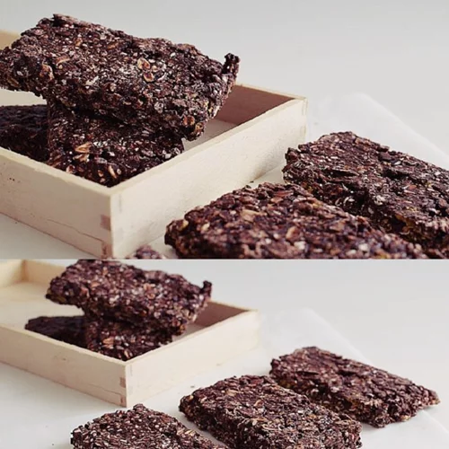 Δοκιμάσαμε: Σπιτικές μπάρες πρωτεΐνης με σοκολάτα και βρώμη έτοιμες σε 5 λεπτά!