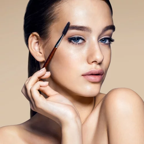 Πώς θα βάψω τα φρύδια μου; 4 συμβουλές για σωστό αποτέλεσμα