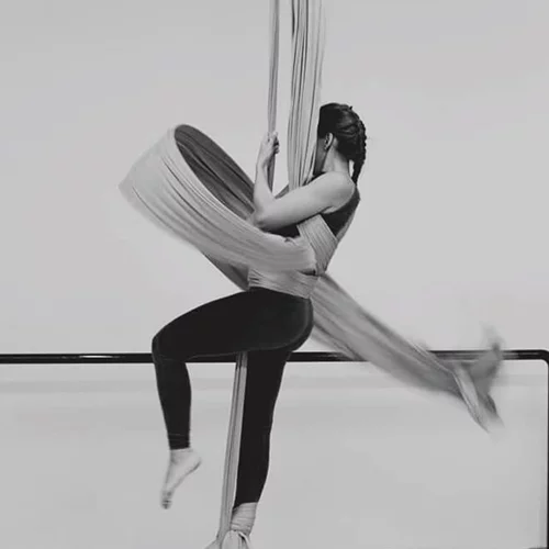 Shape Tested: H editor Ευμορφία Σαββαΐδη δοκιμάζει aerial dance! (Ναι, κάνει γράμμωση σε χρόνο dt!)