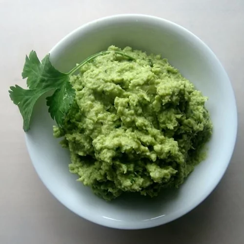 Αντί για γκουακαμόλε, φτιάξε ντιπ με φασόλια ενταμάμε στο μπλέντερ