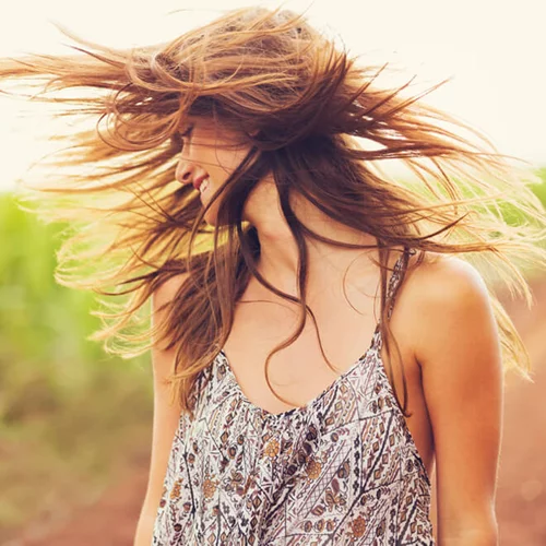 Φτιάξε μόνη σου μάσκα για μαλλιά που φριζάρουν