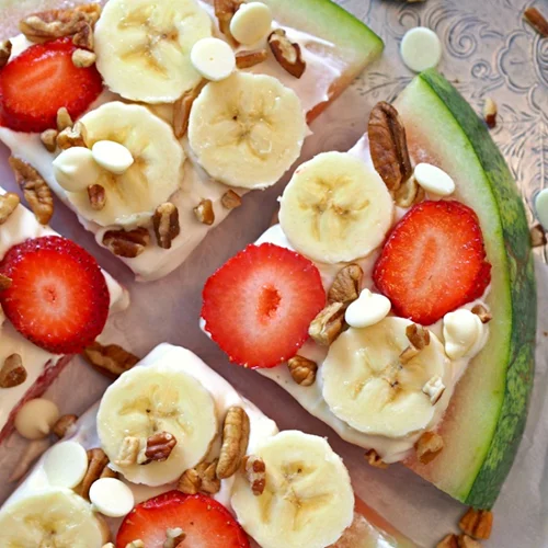 Πίτσα καρπούζι: 5 συνταγές για τη νέα γευστική μανία (θες αλμυρή, με σοκολάτα ή στο φούρνο;)