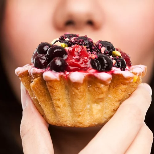 8 κακές συνήθειες που αυξάνουν τα τριγλυκερίδια και πώς μειώνονται