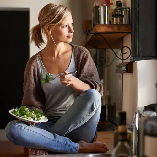 Ταραξάκο, λάπαθο και άλλες νέες σαλάτες που πρέπει τώρα να βάλεις στο τραπέζι σου