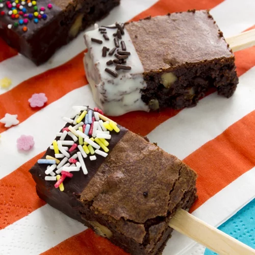 Υγιεινά μπράουνις σε στικς με τα κόλπα της Sarah Michelle Gellar