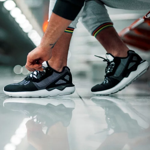 4 νέοι Αθηναίοι σε προ(σ)καλούν να δημιουργήσεις το δικό σου μέλλον!