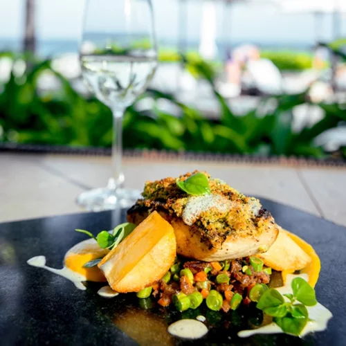 Ψητός σολοµός µε σαλάτα από πράσινα φασολάκια (έτοιμος σε 30 λεπτά)