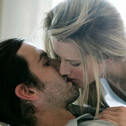 Τι λέει για τη σχέση σας ο τρόπος που φιλιέστε