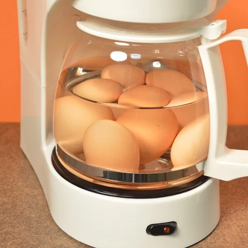 Συνταγές στην καφετιέρα: Φτιάξε αυγά και πιάτα για πρωινό και δείπνο