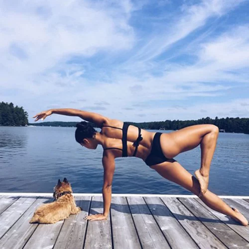 Oι celebrities αγαπούν τη yoga!