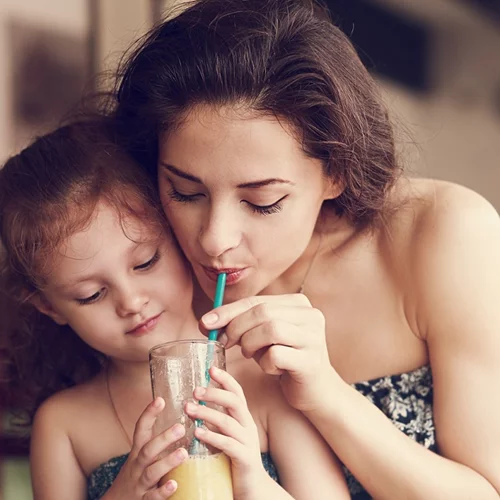 Σταμάτα να δίνεις συσκευασμένους χυμούς στο παιδί σου