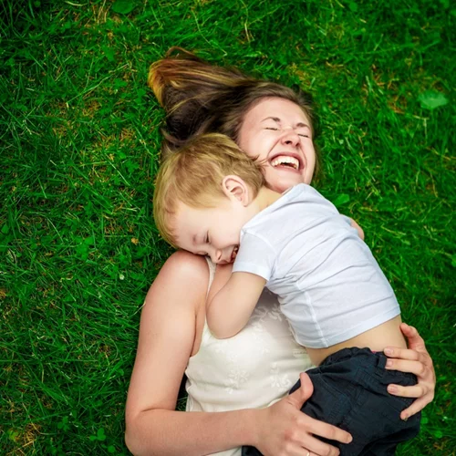 Ελληνική έρευνα: Πρέπει να κάνουν εμβόλιο Μηνιγγίτιδας Β τα παιδιά; Πόσο κινδυνεύουν;