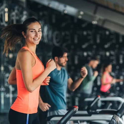 Σε 30 λεπτά: To αερόβιο πρόγραμμα στο διάδρομο για σύσφιγξη (και η απαραίτητη διάταση στο τέλος)