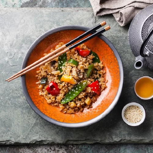 Δίαιτα #ShapeTaperaki: Συνταγή για καστανό ρύζι με λαχανικά από τη διαιτολόγο